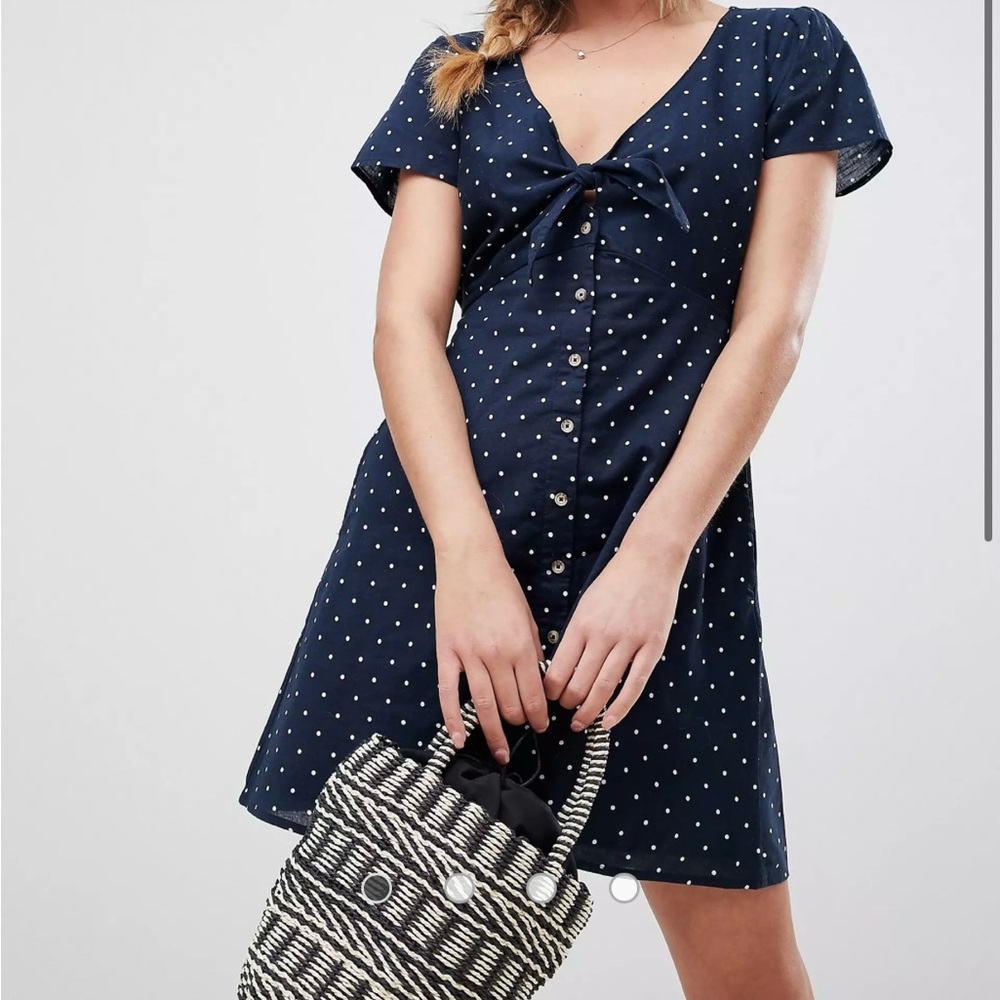 Adorable Abercrombie and Fitch navy blue dress